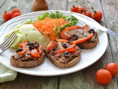 Recette de "Bruschetta" aux Sardines, Olive et Aneth